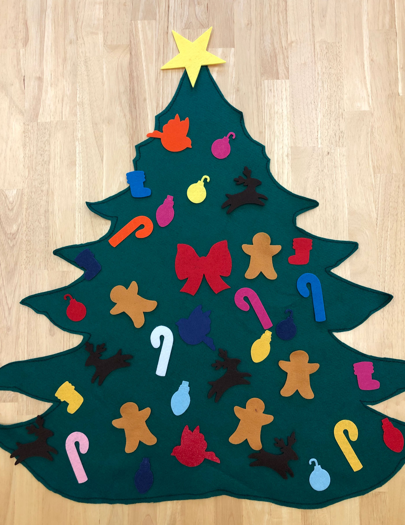 IImagine.Create.Play Resource Kit - Felt Christmas Tree